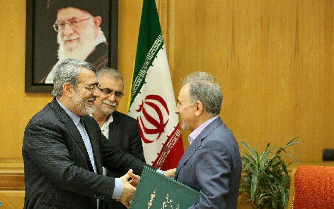 ابلاغ حکم شهردار تهران توسط وزیر کشور +عکس