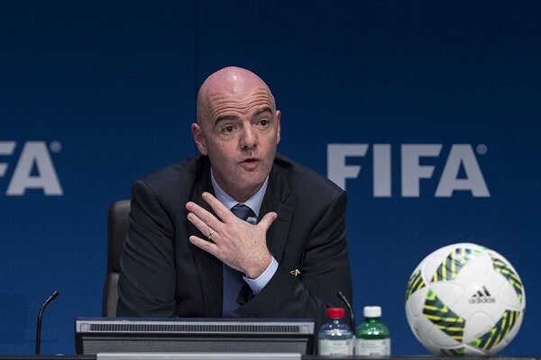 درخواست رییس فیفا در آستانه جام جهانی / تفنگ ها را زمین بگذارید!