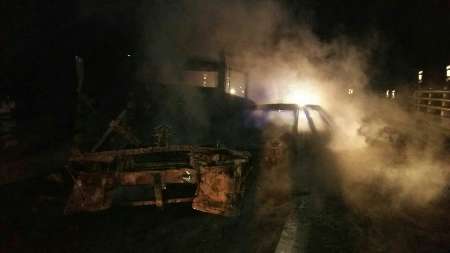 آتش گرفتن پراید در تصادف با کامیون +عکس