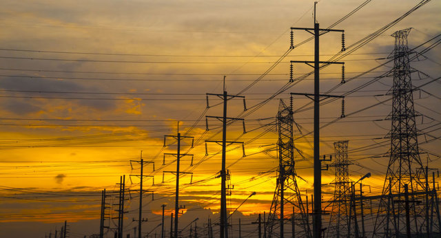 شش نیروگاه بنیاد مستضعفان در صف ورود به بورس/ تا سال آینده به ١٠٠هزار مگاوات برق نیاز داریم