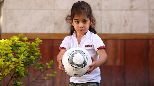 نابغه ٦ساله، خبرسازترین چهره ایرانی این روزهای فوتبال اروپا
