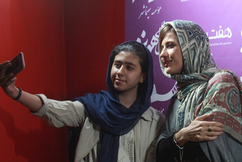 اکران مردمی فیلم «ایتالیا ایتالیا» در مشهد +تصاویر