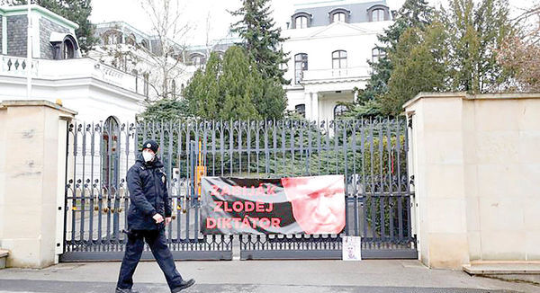 اخراج کلیه پرسنل سفارت روسیه در پراگ