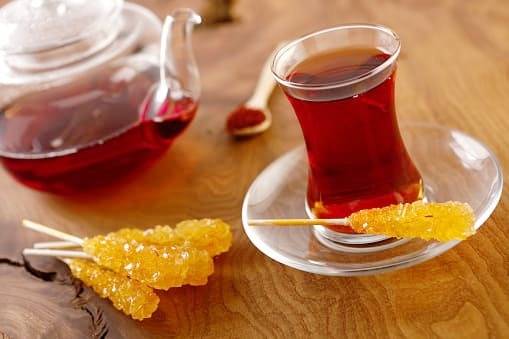 طرز تهیه چای زعفرانی برای افطاری خوشمزه