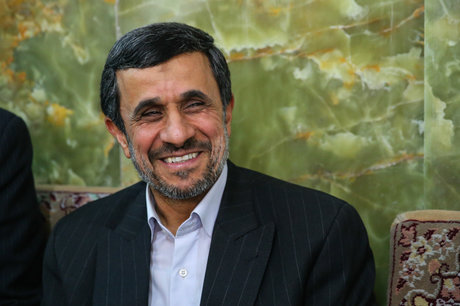 آیا پرونده‌های مفتوح احمدی نژاد، باعث رد صلاحیت وی می‌شود؟