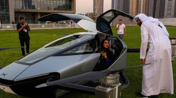 تاکسی هوایی در آسمان دبی + فیلم
