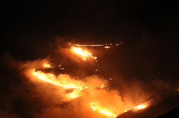 وقوع آتش‌سوزی گسترده در مراتع کنگاور