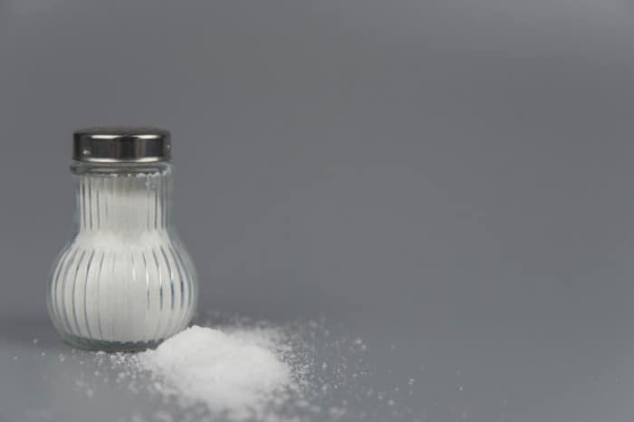 علت خوردن بیش از حد نمک در برخی افراد چیست؟