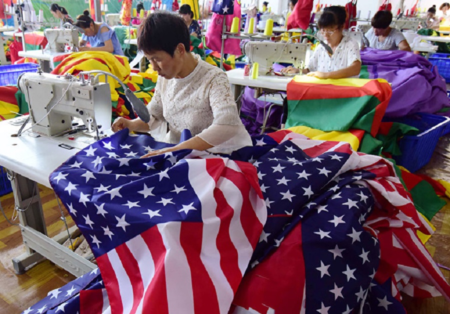  جنگ تجاری به تولید کنندگان پرچم آمریکا در چین رسید