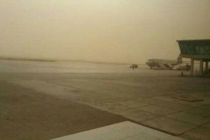 تشدید گرد و غبار در فرودگاه بندرعباس