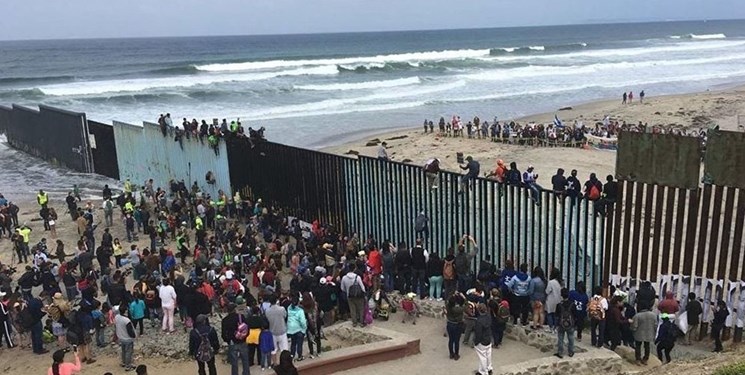 مکزیک با آمریکا درباره دیوار مرزی گفت‌وگو نمی‌کند