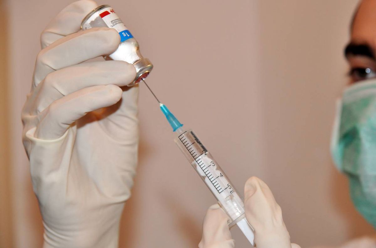 چند درصد جمعیت هدف یک دوز واکسن را زده اند؟