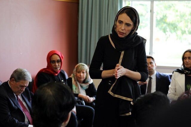 خانم نخست وزیر بعد از حمله تروریستی محجبه شد +عکس