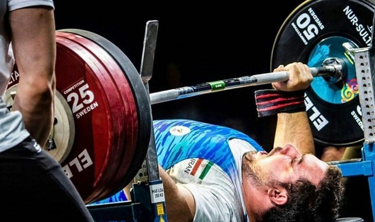 وزنه‌ بردار ایرانی رکورد دنیا را شکست و المپیکی شد