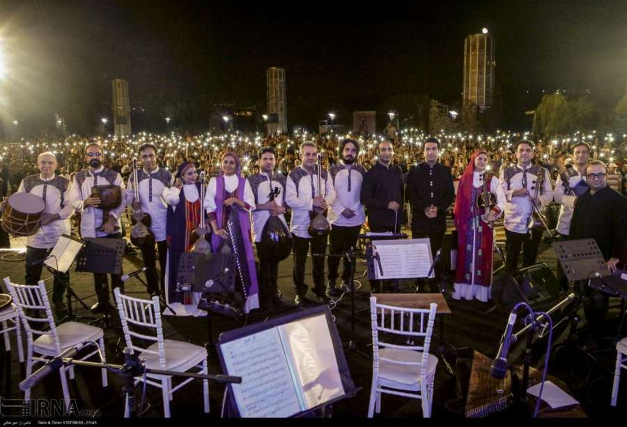 نخستین کنسرت خیابانی با همنوایی مردم و طنین ای ایران اجرا شد