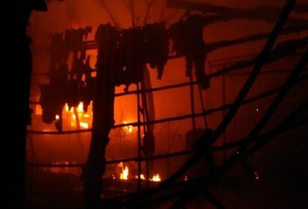 آتش‌سوزی در منطقه زاغه‌نشین بنگلادش +فیلم