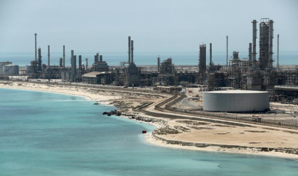 کاهش تولید نفت عربستان سعودی به منظور تقویت بازار/ طلای سیاه شاهد کسری خواهد بود؟