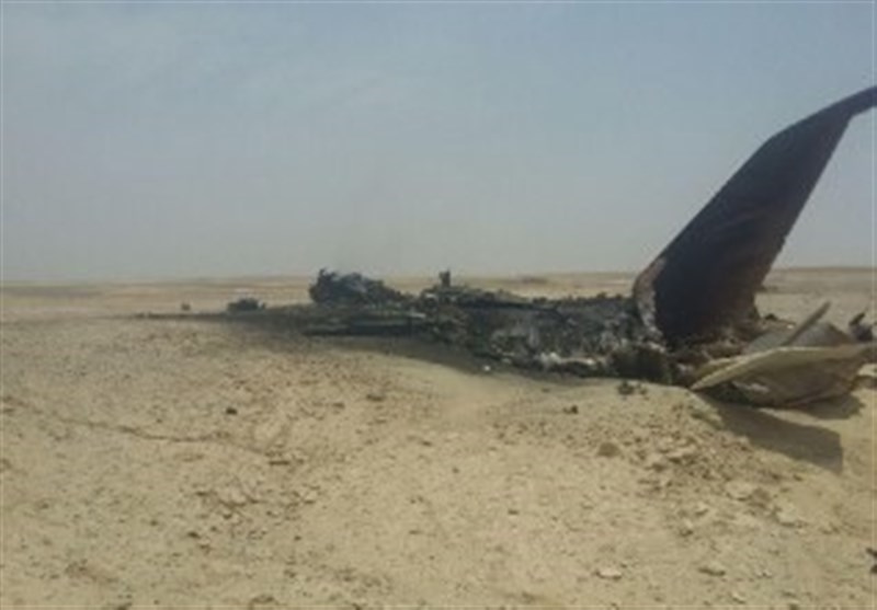 اولین تصاویر از سقوط جنگنده F7 در اصفهان
