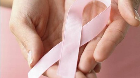 شایع‌ترین علامت سرطان پستان چیست؟