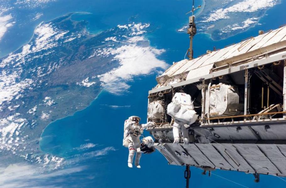 سلفی فضانورد ناسا در ایستگاه فضایی