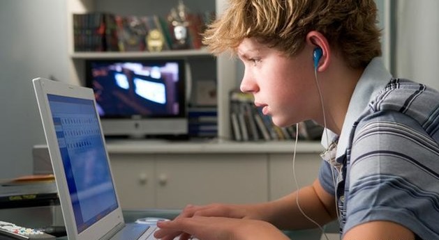 تأثیر یادگیری آنلاین بر سلامت روان نوجوانان