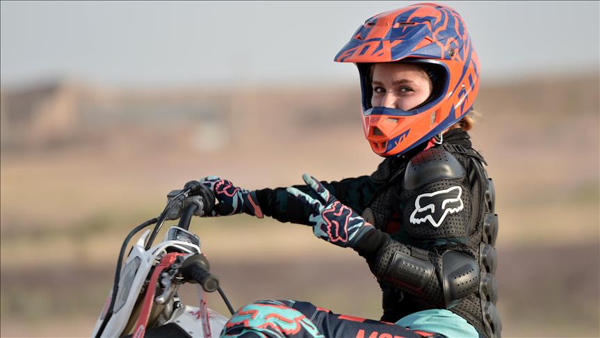 مخالفت با موتورسواری زنان مبنای حقوقی ندارد