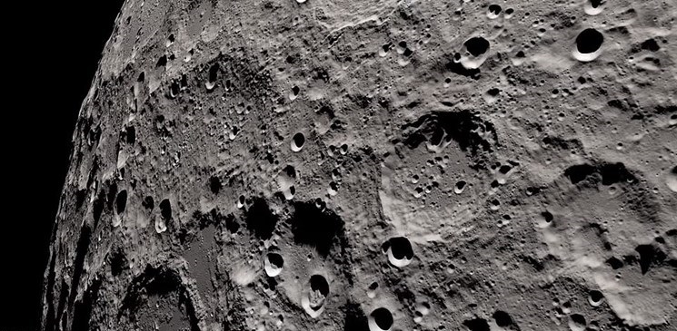 ماه‌نورد چین ماه را کشف می‌کند +عکس