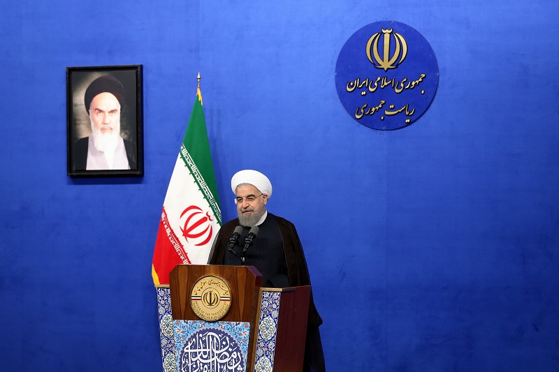 روحانی: همه باید در کنار هم برای توسعه و پیشرفت کشور فداکاری کنیم