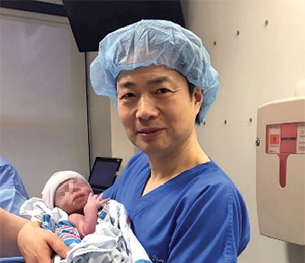 تولد نخستین نوزاد جهان با "سه والد" +عکس