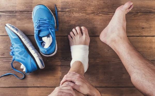 13نسخه طبیعی برای درمان پای ورزشکار با جوش شیرین
