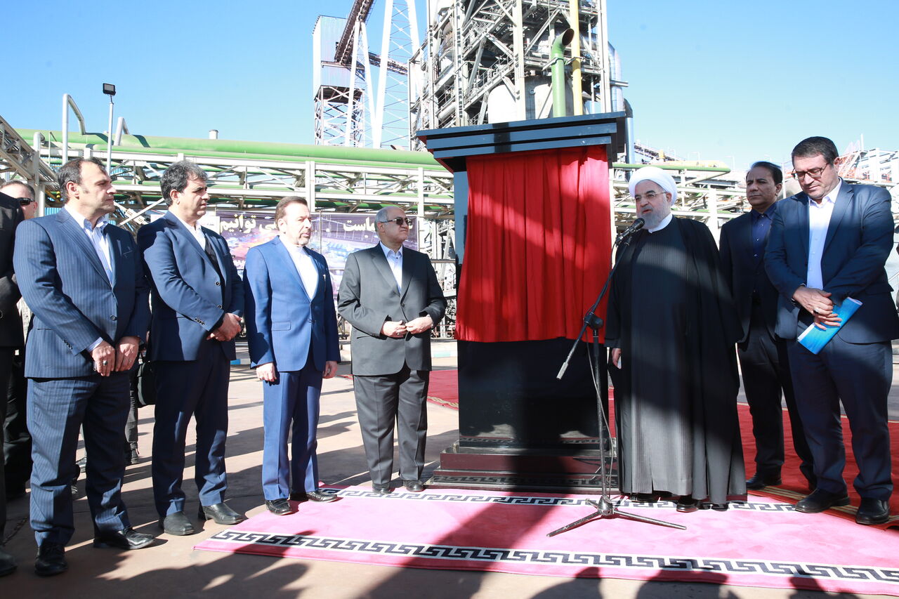 رییس جمهوری کارخانه فولاد بافت کرمان را افتتاح کرد