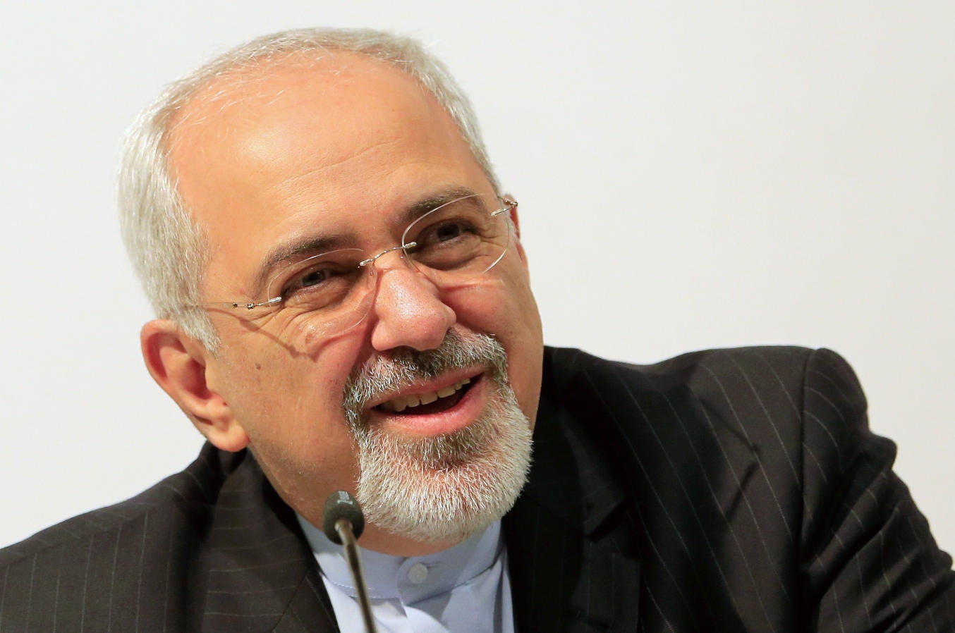پیام ویدیویی دکتر ظریف وزیر امورخارجه به ملت ایران +فیلم