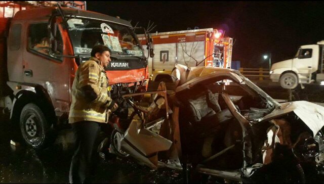 له شدن چند خودرو در تصادف بزرگراه یاسینی +تصاویر
