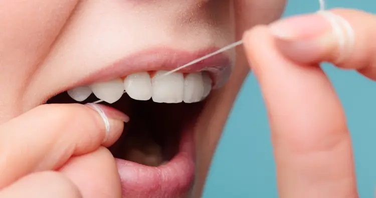 اشتباهاتی در استفاده از نخ دندان که مخرب است