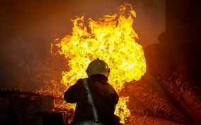 مهار آتش سوزی در مجتمع ۶۸۰۰متری کهریزک