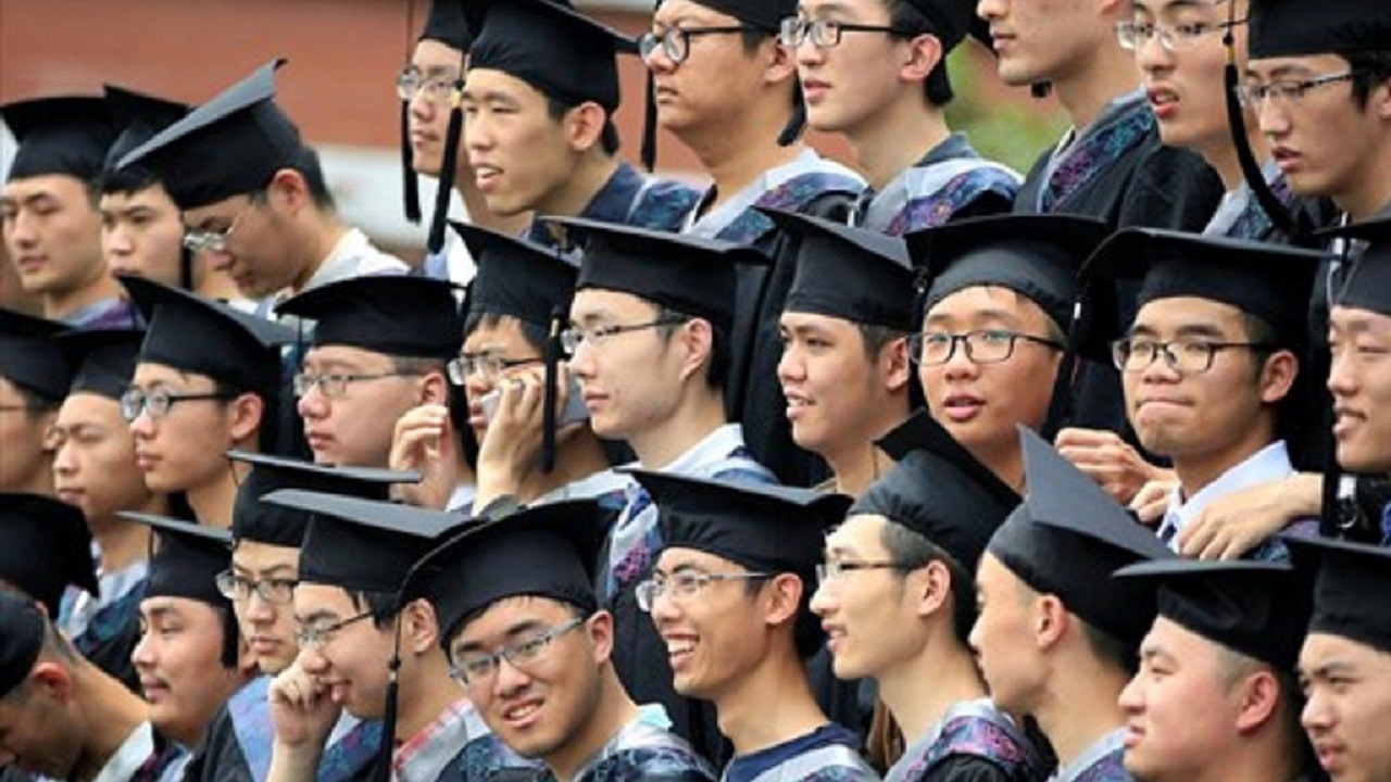 آمریکا روادید بیش از هزار دانشجوی چینی را لغو کرده است 