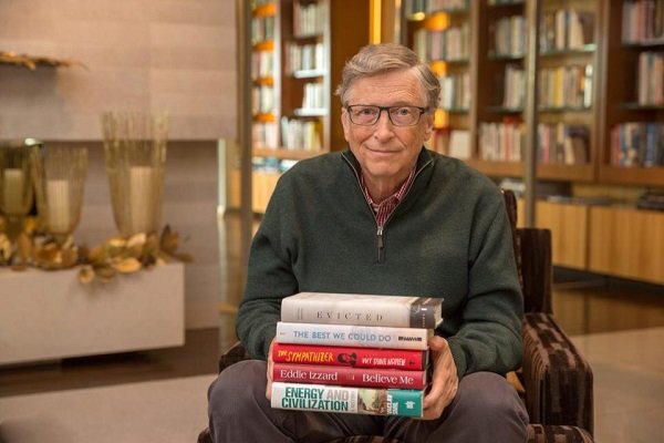 پنج کتاب محبوب بیل گیتس در سال ۲۰۱۷ 