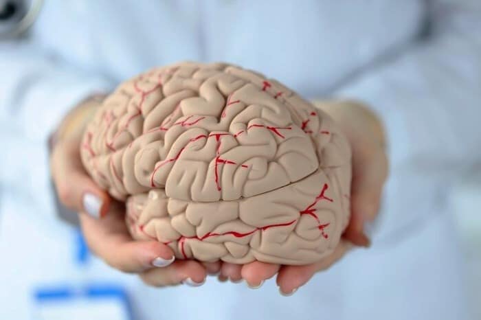 عوارض کرونا بر مغز چگونه است؟