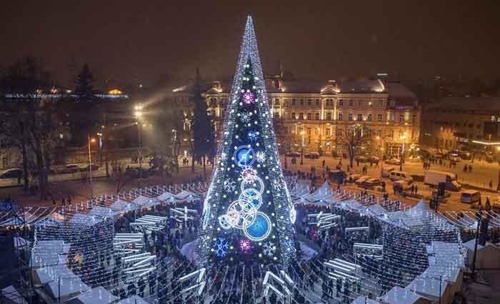 درخت کریسمسی که توجه جهان را به خود جلب کرد +عکس