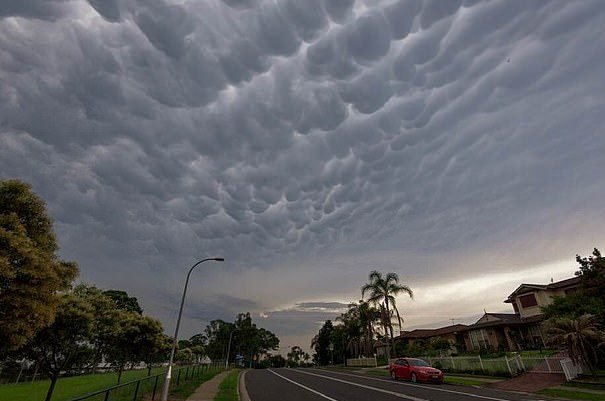 ظهور ابرهای عجیب در آسمان سیدنی +تصاویر