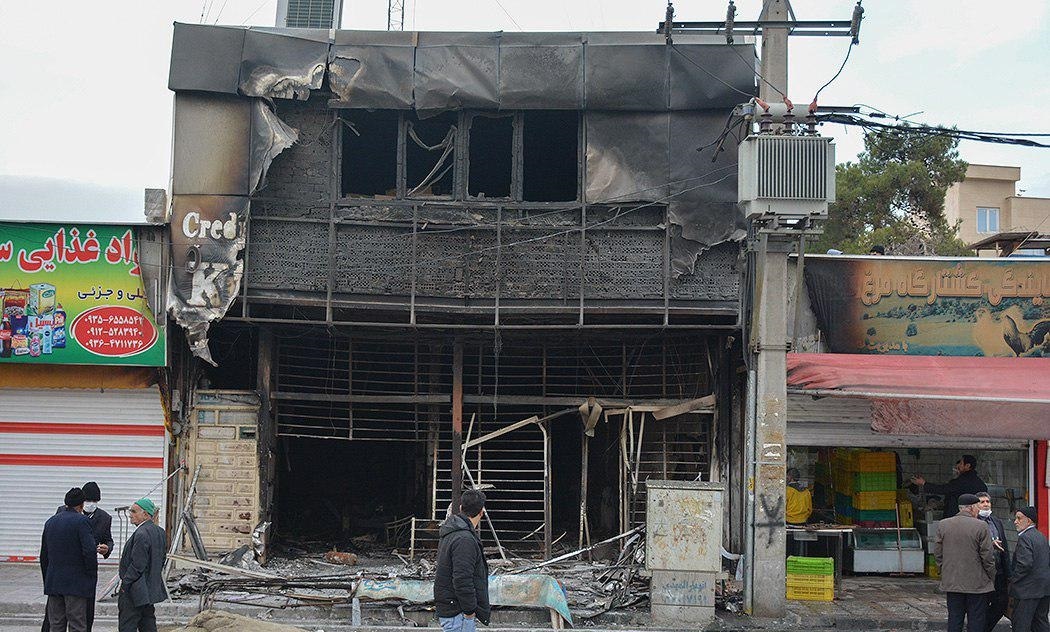 غارت فروشگاه‌های زنجیره‌ای در اسلامشهر و بهارستان تهران