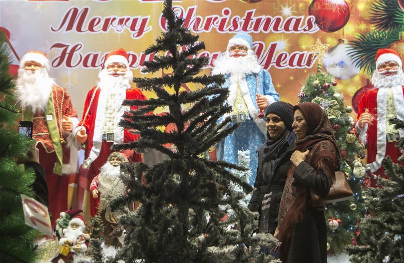 تصاویر رسانه خارجی از استقبال تهران از کریسمس +عکس