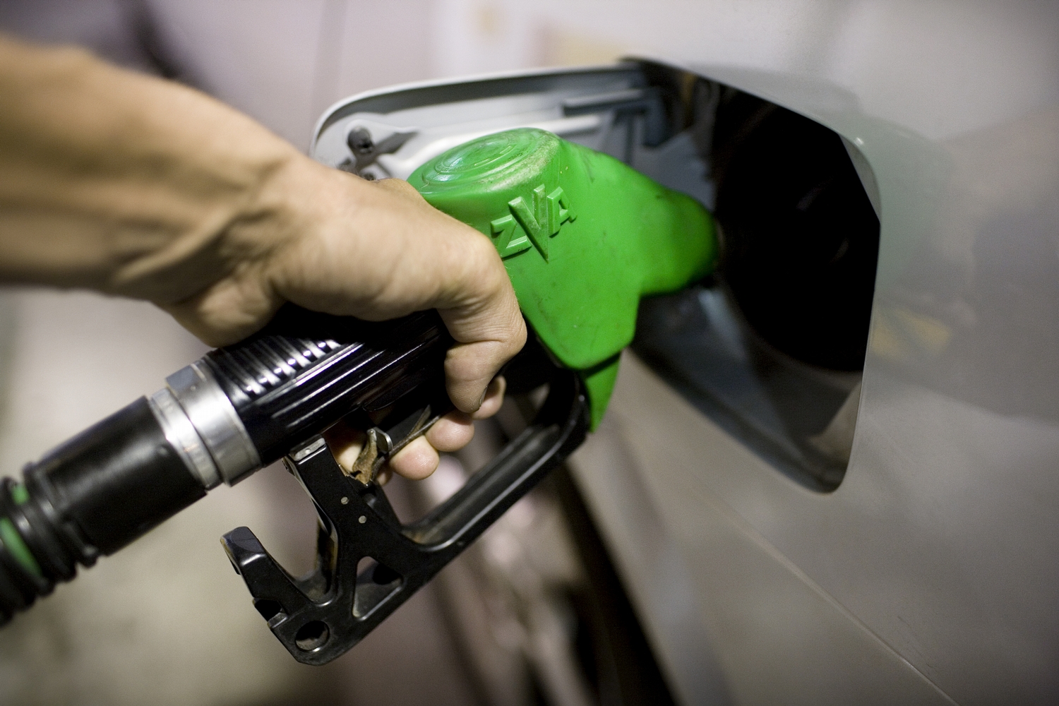  وضعیت بنزین در کشور اوضاع مناسبی ندارد 