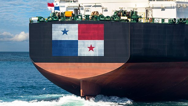 پاناما هم ایران را دور زد / پاناما حق استفاده از پرچم خود را برای ۱۳۶ نفتکش مرتبط با ایران لغو کرد