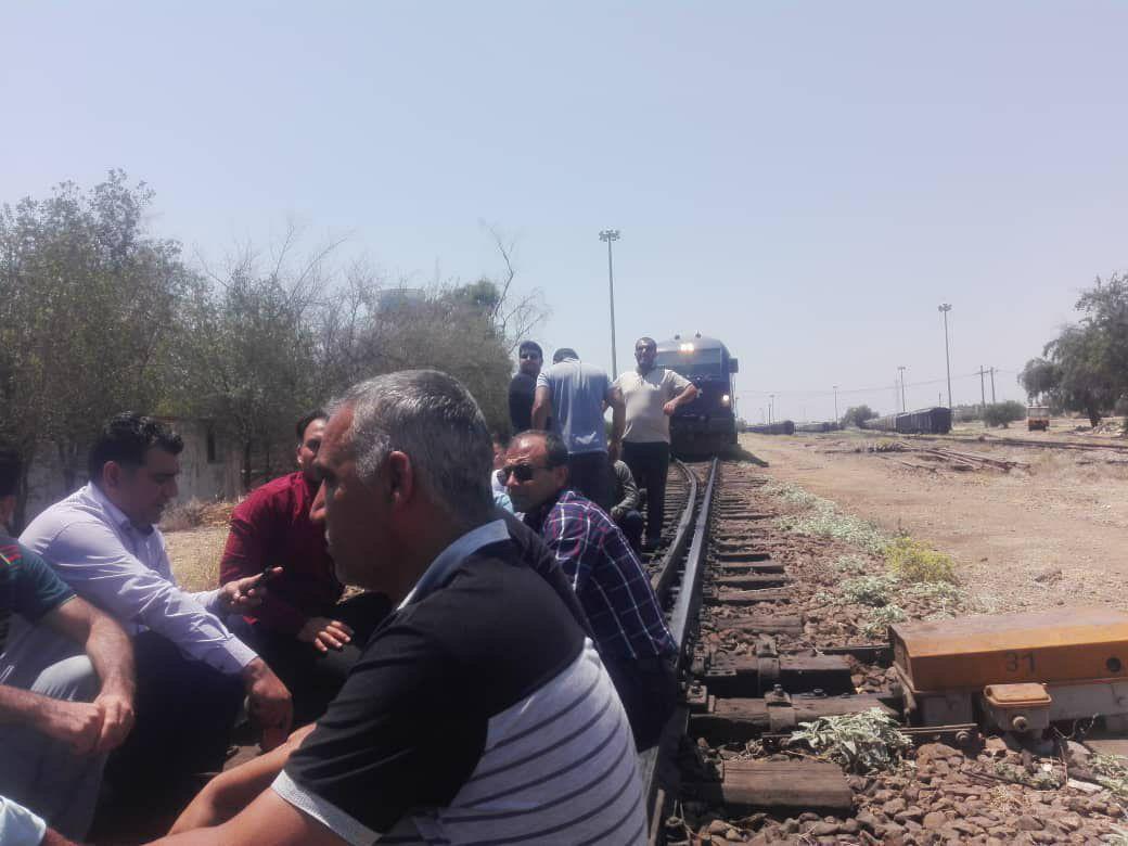 اعتصاب جمعی از مهمانداران قطار در راه آهن زاگرس اندیمشک