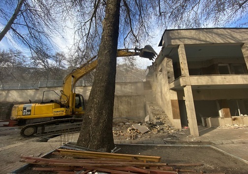 تخریب بنای ستاد اجرایی فرمان امام در بستر رودخانه کرج + فیلم