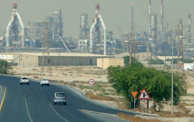 مصدومیت ۱۰ نفر در آتش سوزی پالایشگاه نفت کویت
