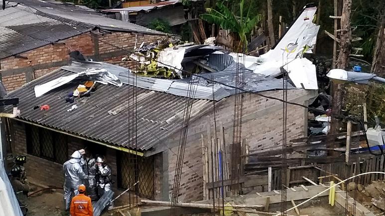 سقوط هواپیما در کلمبیا با 7کشته +فیلم