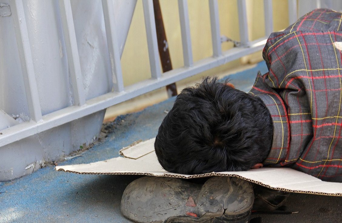بی‌خانمان‌ها در تابستان نامرئی می‌شوند!/ انتقاد از شیوه برخورد با کارتن‌خواب‌ها/ "چهره پایتخت، زیبنده جمهوری اسلامی نیست"
