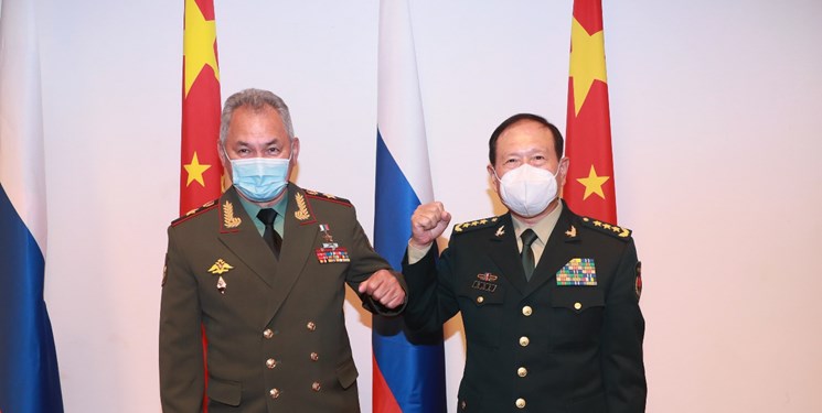 تأکید وزرای دفاع روسیه و چین بر همکاری منطقه‌ای و مبارزه با تروریسم